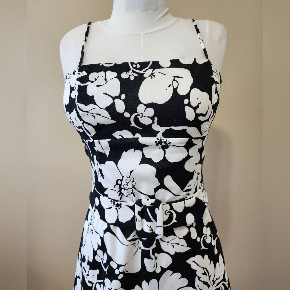 B. Smart dress - Picture 2 of 12